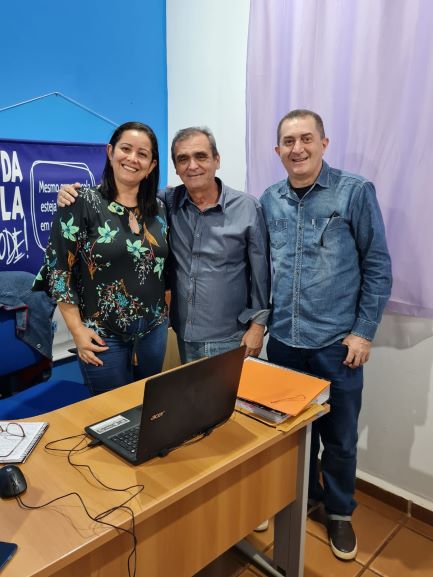 Coordenadora Regional de Educação – CRE, Marlene Ribeiro, deputado Chiquinho da Emater e vereador Sapata em Cerejeiras - Crédito de imagem: Assessoria.
