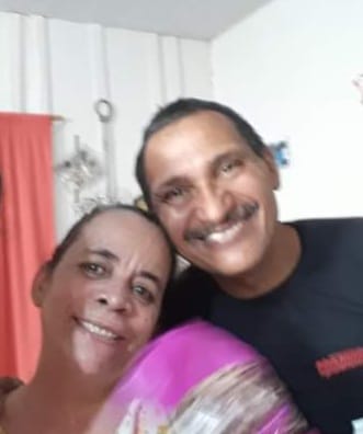 Enita Santiago Oliveira e seu esposo Melquizedeques Oliveira do Carmo - Crédito de imagem: Divulgação/Facebook.