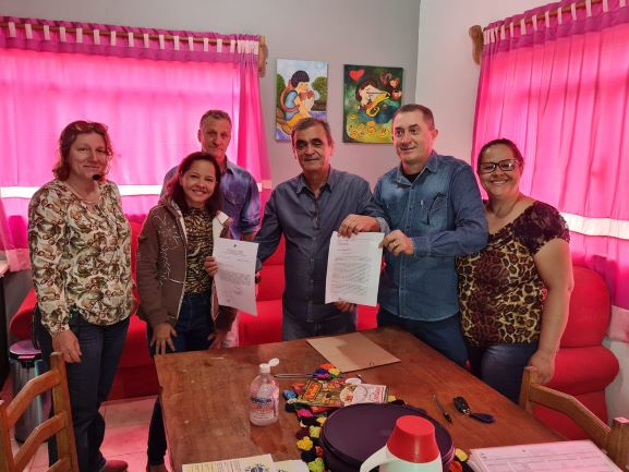 Visita realizada a equipe gestora da Escola Estadual Jerônimo Garcia de Santana de Cerejeiras - crédito de imagem: Assessoria.