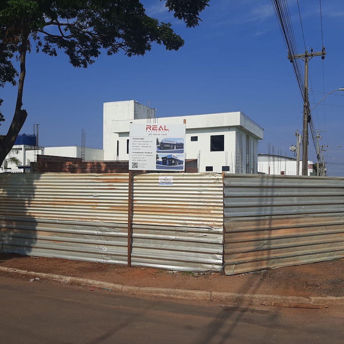 Terreno localizado na Rua Sergipe, esquina com Avenida dos Estados, aos fundos do MP, local onde está sendo construído o prédio da OAB Subseção Cerejeiras - Foto: Gazeta Rondônia