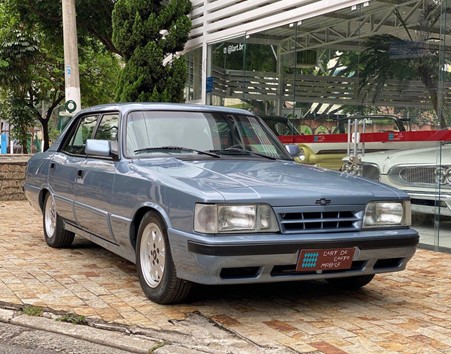 Último modelo do Opala fabricado em 1992, versão essa que teve 1 milhão de unidades produzidas no Brasil.