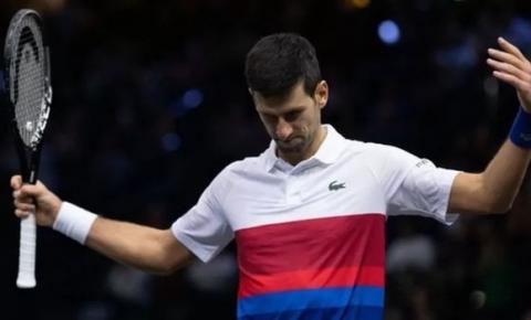 Sem vacina, Djokovic é deportado e deixa Austrália